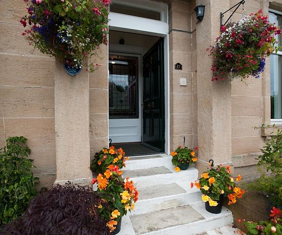 Dean Park Guest House Scotland Kilmarnock Entrance