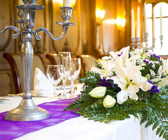 Classic Lodges - The White Swan England Alnwick Indoor Wedding