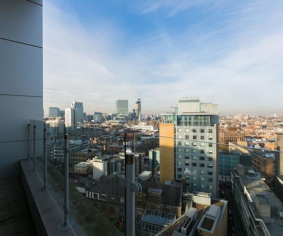 Marlin Aldgate Tower Bridge England London View from Property