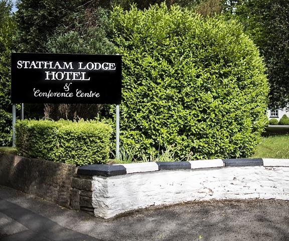 Statham Lodge Hotel England Lymm Entrance