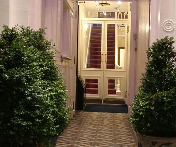 Brompton Hotel England London Entrance