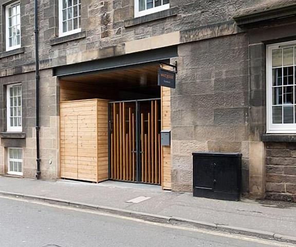 Destiny Scotland - The Malt House Apartments Scotland Edinburgh Entrance