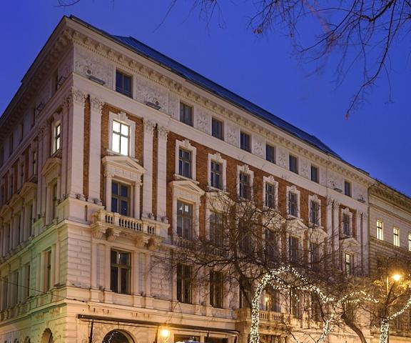 Hotel Moments Budapest null Budapest Facade