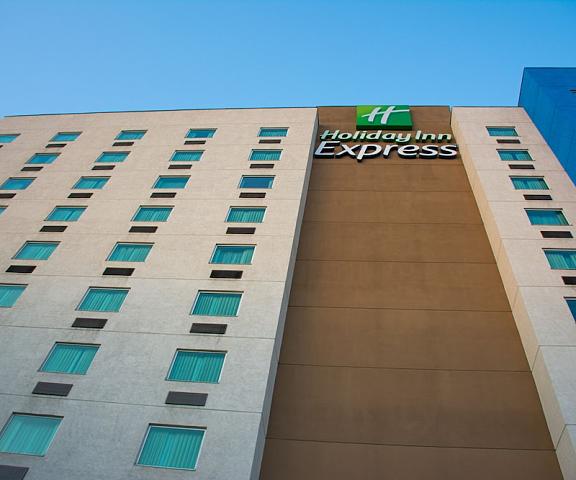 Holiday Inn Express Saltillo Zona Aeropuerto, an IHG Hotel Coahuila Saltillo Exterior Detail