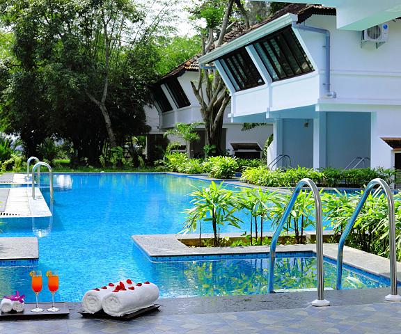 Nihara Resort & Spa Kerala Kochi Pool