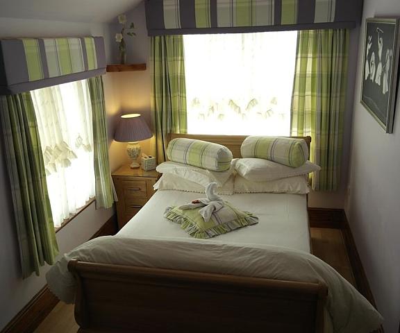 Little Red Rooster Rest and Spa Wales Tenby Room