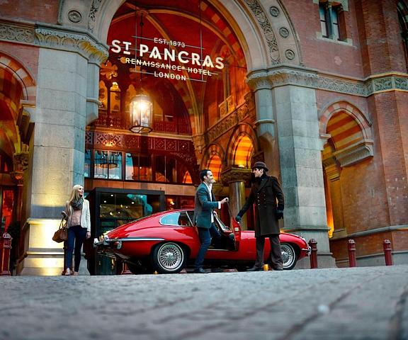 St. Pancras Renaissance Hotel London England London Exterior Detail