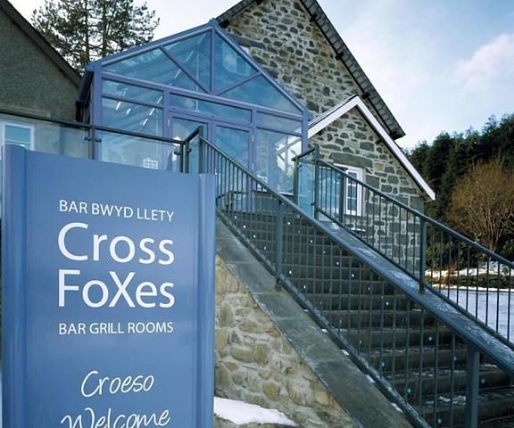 The Cross Foxes- Bar Grill and Rooms Wales Dolgellau Exterior Detail