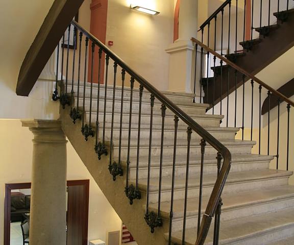 Abbaye des Capucins Spa & Resort Occitanie Montauban Staircase