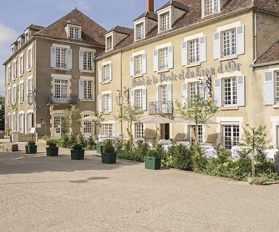 Hôtel Restaurant de la Poste et du Lion d'Or Bourgogne-Franche-Comte Vezelay Facade