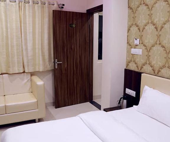 Hotel Kamad Giri Madhya Pradesh Ujjain Executive Room