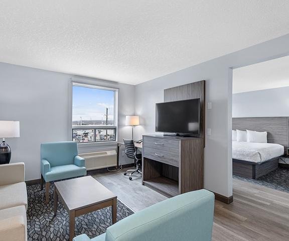 Emerald Hotel & Suites Alberta Calgary Room