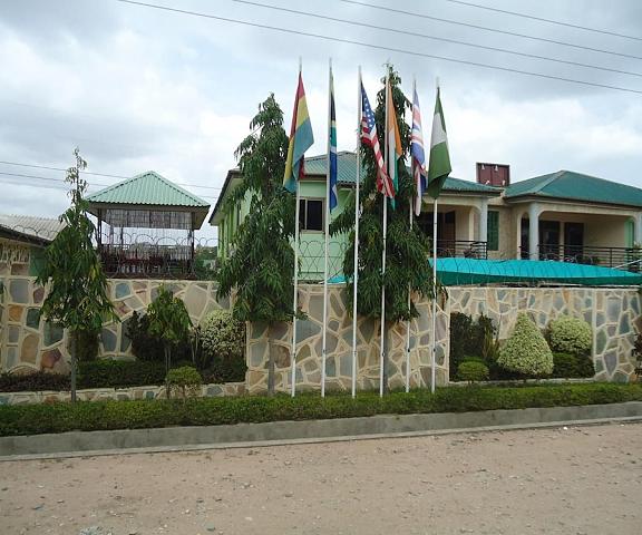 Dokua Royal Hotel null Kwabenyan Exterior Detail