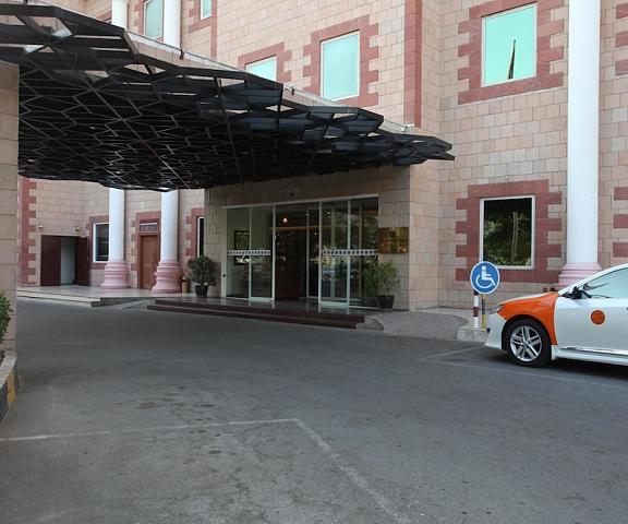 Ramee Guestline Hotel Qurum null Muscat Facade