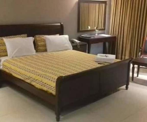 Ashiana Hotel null Lahore Room