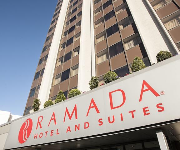 Ramada Hotel & Suites by Wyndham Coventry England Coventry Facade