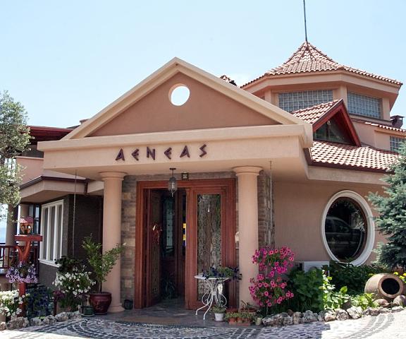 Aeneas Hotel Van Edremit Entrance