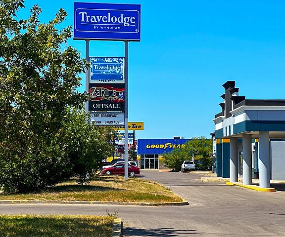 Travelodge by Wyndham Regina Saskatchewan Regina Entrance