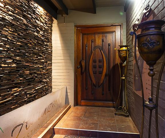 Ama Zulu Guesthouse and Safaris Kwazulu-Natal Hluhluwe Interior Entrance