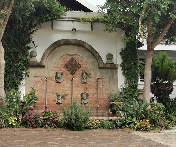 At 98 on Lynburn Guest House Gauteng Pretoria Facade