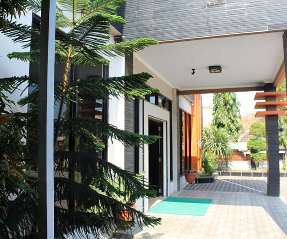 Anggraeni Hotel Ketanggungan Central Java Ketanggungan Entrance