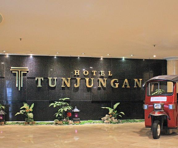 Tunjungan Hotel East Java Surabaya Entrance