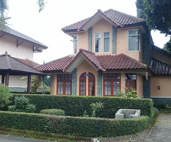 Villa Ciater Highland West Java Ciater Facade