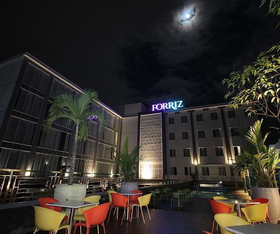 Forriz Hotel null Yogyakarta Facade