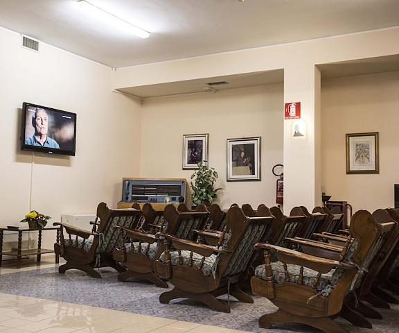 Istituto Piccole Ancelle di Cristo Re Lazio Rome Lobby