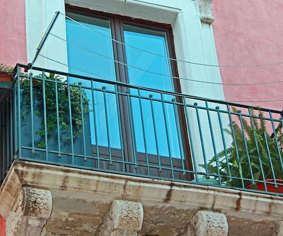 Il Leone Blu - Bed & Breakfast Sicily Catania Exterior Detail