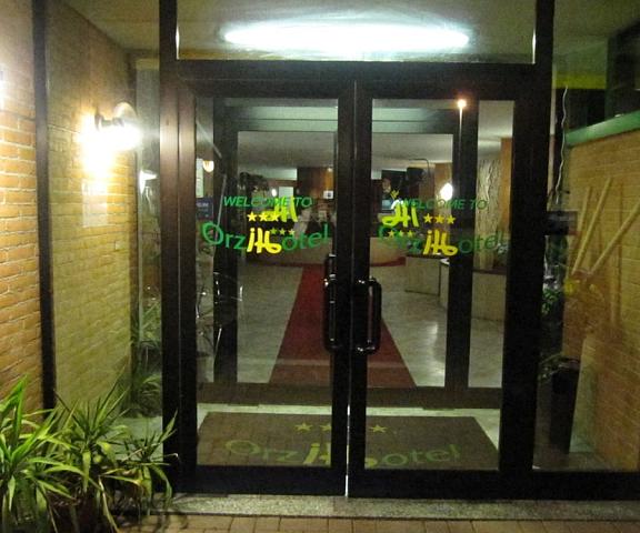 Orzihotel Lombardy Orzivecchi Interior Entrance