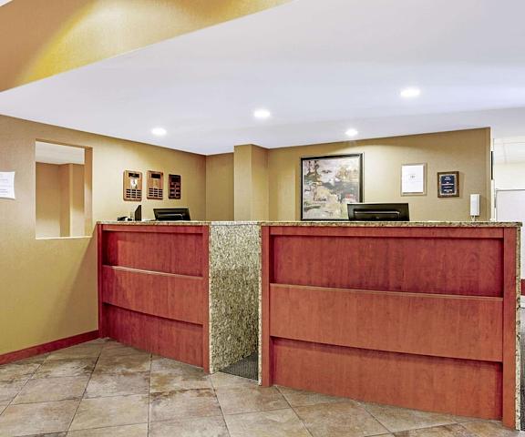 La Quinta Inn & Suites by Wyndham Manchester New Hampshire Manchester Lobby