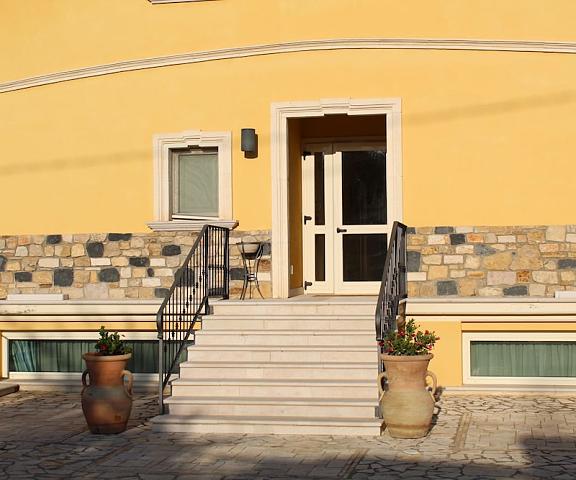 Hotel Novecento Basilicata Melfi Entrance