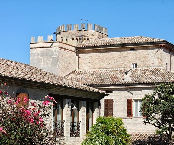 Castello Montegiove Marche Fano Facade