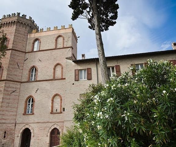 Castello Montegiove Marche Fano Facade