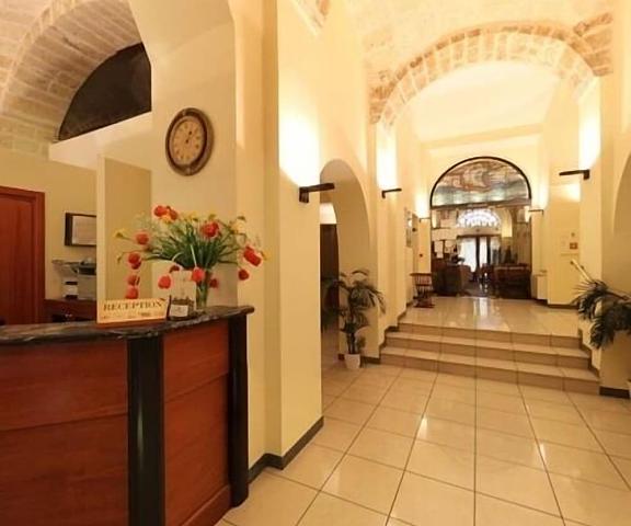 Hotel Adria Puglia Bari Interior Entrance