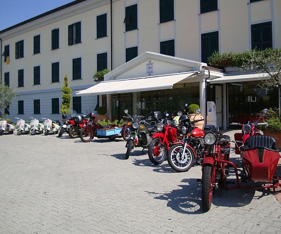 Santa Caterina Park Hotel Liguria Sarzana Entrance