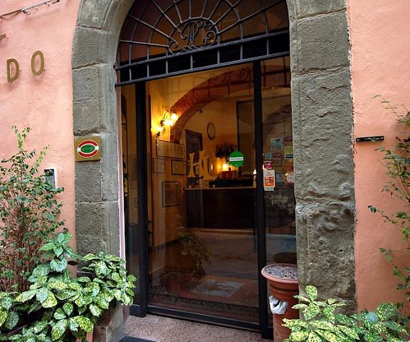 Hotel Leonardo Tuscany Pisa Exterior Detail