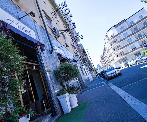 Hotel Adriano Piedmont Turin Entrance