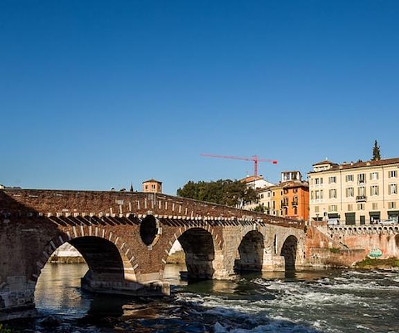 Relais A Ponte Pietra Veneto Verona Exterior Detail