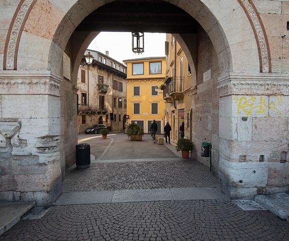 Relais A Ponte Pietra Veneto Verona Exterior Detail