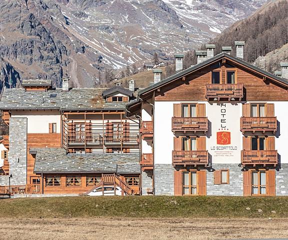 Hotel Lo Scoiattolo Valle d'Aosta Gressoney-La-Trinite Facade