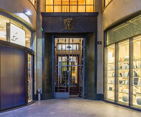 Aiello Rooms - San Babila Lombardy Milan Entrance