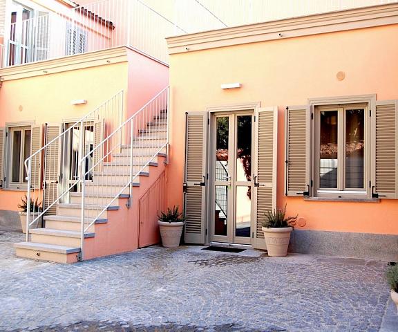 Residenza Il Nespolo - Estella Hotels Italia Piedmont Turin Entrance