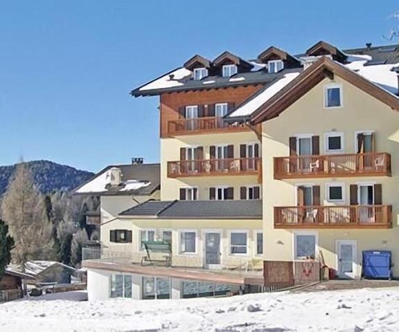 Hotel Bellamonte Trentino-Alto Adige Predazzo Exterior Detail