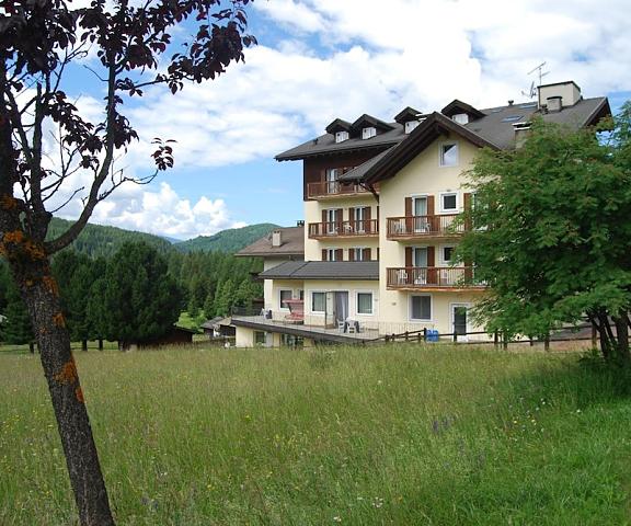 Hotel Bellamonte Trentino-Alto Adige Predazzo Exterior Detail