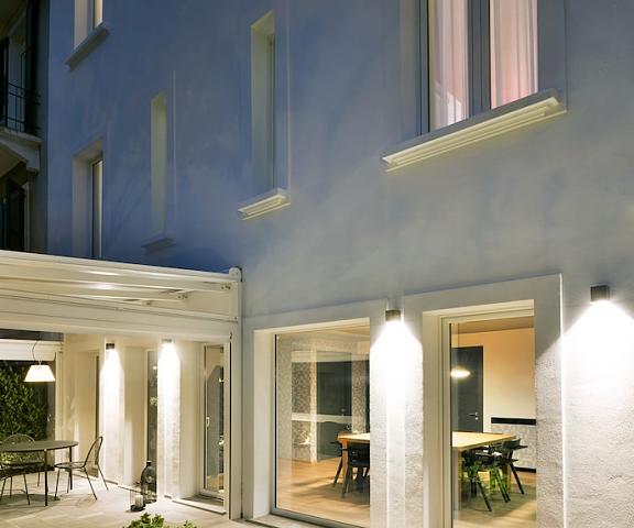 Conti Guest House Lombardy Milan Facade