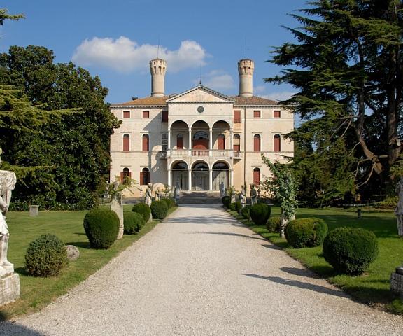 Castello di Roncade Veneto Roncade Entrance