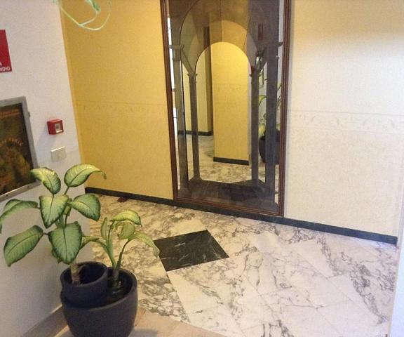 Hotel Cinzia Piedmont Vercelli Interior Entrance