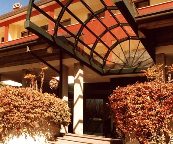 Hotel Cinzia Piedmont Vercelli Exterior Detail